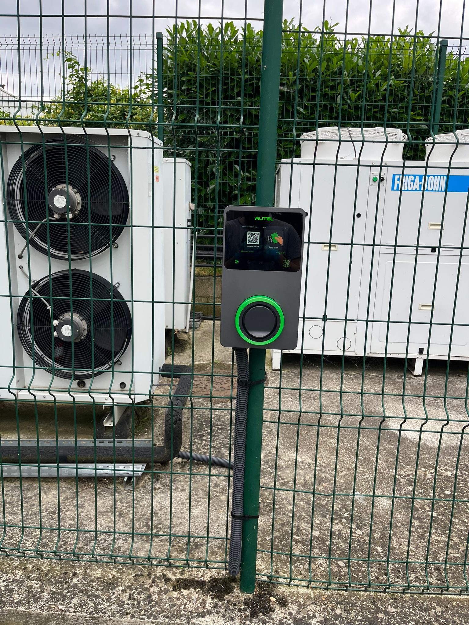 Borne de recharge pour voitures électriques à Tremblay-en-France